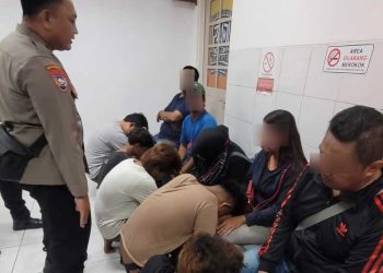 Remaja di Surabaya.