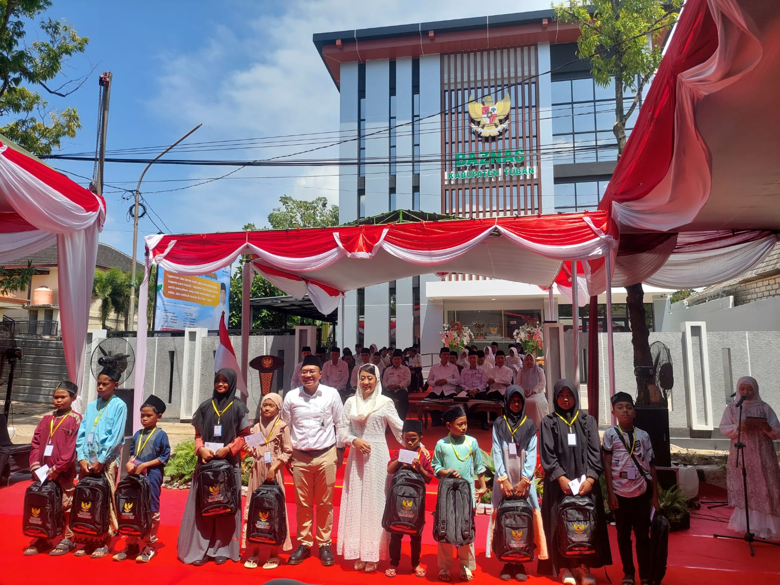 Bupati Lindra