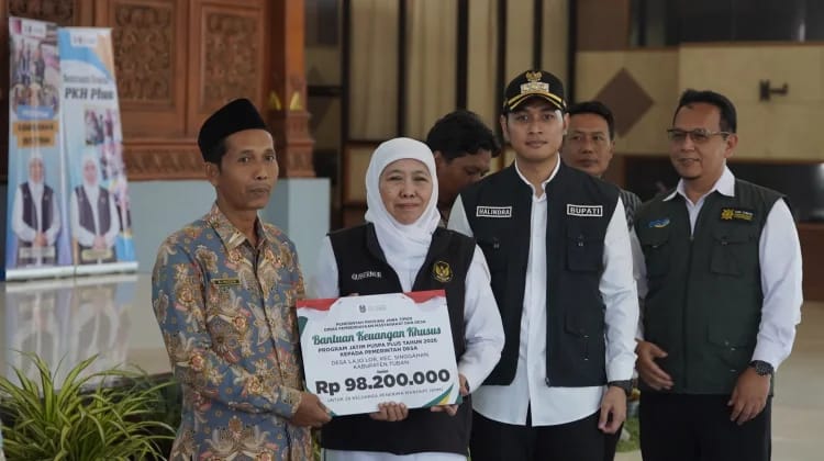 Gubernur Jatim Salurkan Bansos Lebih Rp8 Miliar untuk Warga Tuban 1 Gubernur Jatim
