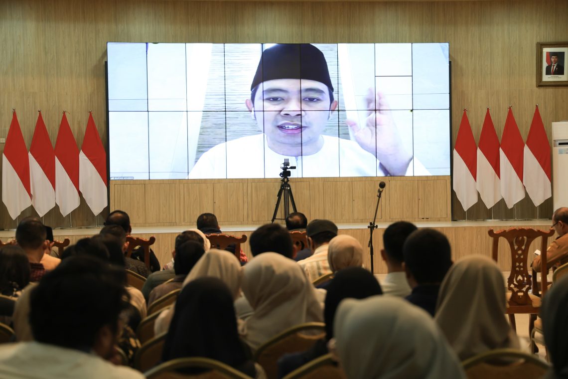 Dari Makkah, Gus Fawait Komitmen Kawal MBG 1 Gus Fawait