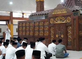 Wisata Religi Troloyo.