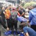Insiden Tembok Balkon Rumah 15 Meter di Surabaya Ambrol, Satu Korban Tewas Tertimpa saat Melintas 8 Tembok balkon rumah.