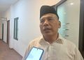 Jalan berlubang.