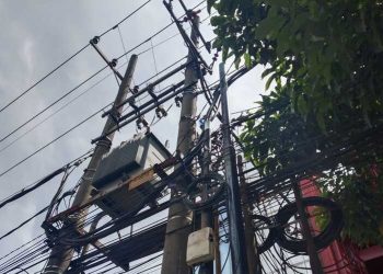 Kabel semrawut.