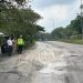 Jalur Ringroad Tuban Ditutup Sementara, Kendaraan Dialihkan ke Jalur Utara dan Dalam Kota 8 Ringroad Tuban.