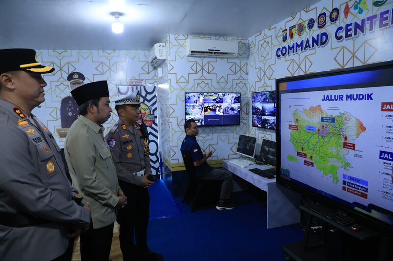Gus Fawait Tinjau Pos Pengamanan Mudik Jember, CCTV Pantau Titik Rawan Macet Real Time 1 Mudik Jember.
