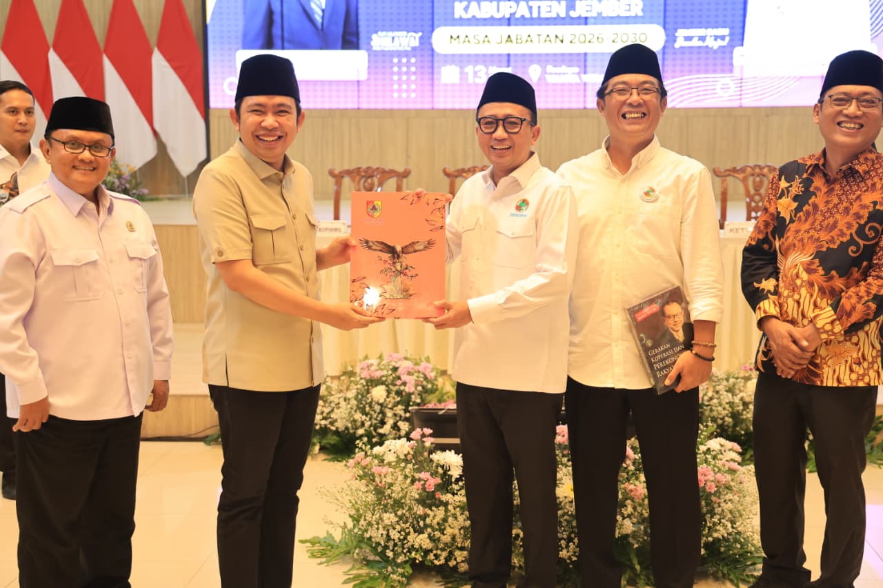 Bupati Jember lantik dekopinda.