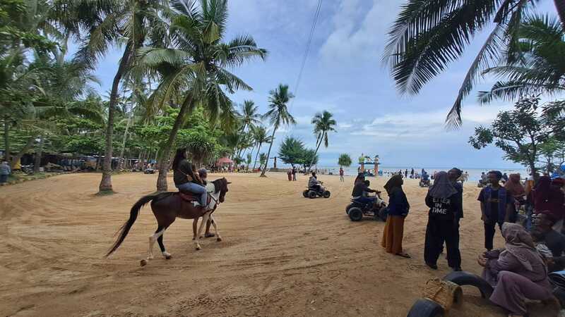 Jelajahi 5 Wisata Pantai di Tuban, Nikmati Indahnya Senja hingga Seru Main ATV 3 Rekomendasi wisata pantai Tuban.