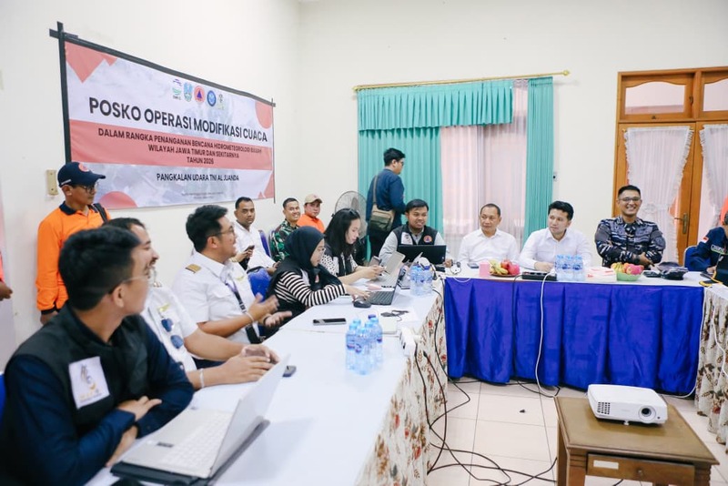 Wagub Jatim Tinjau Posko OMC di Juanda, Upaya Cegah Cuaca Ekstrem saat Arus Mudik Lebaran 1 Wagub Jatim.