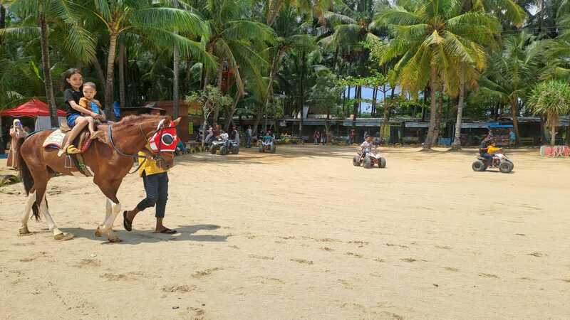 Kunjungan Wisata Lebaran di Pantai Kelapa Tuban Turun 30 Persen, Pengelola Tetap Optimis 2 Pantai Kelapa di Tuban.