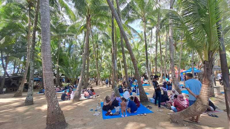 Kunjungan Wisata Lebaran di Pantai Kelapa Tuban Turun 30 Persen, Pengelola Tetap Optimis 4 Wisata Pantai Kelapa Tuban.