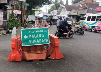 Arus lalu lintas di Kota Batu.