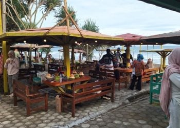 Pantai Papuma.