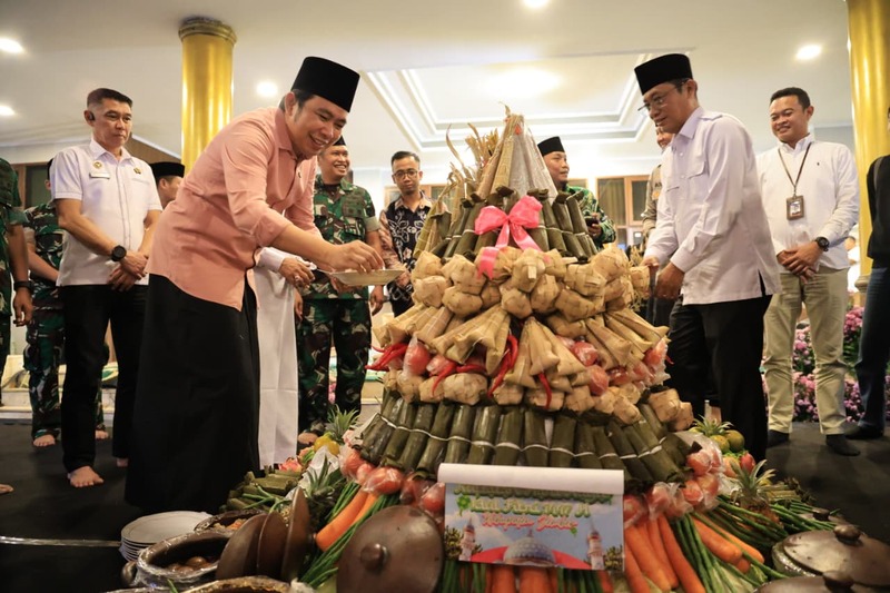 Tanpa Open House, Pemkab Jember Gelar Kupatan Bersama Masyarakat 1 Pemkab Jember.