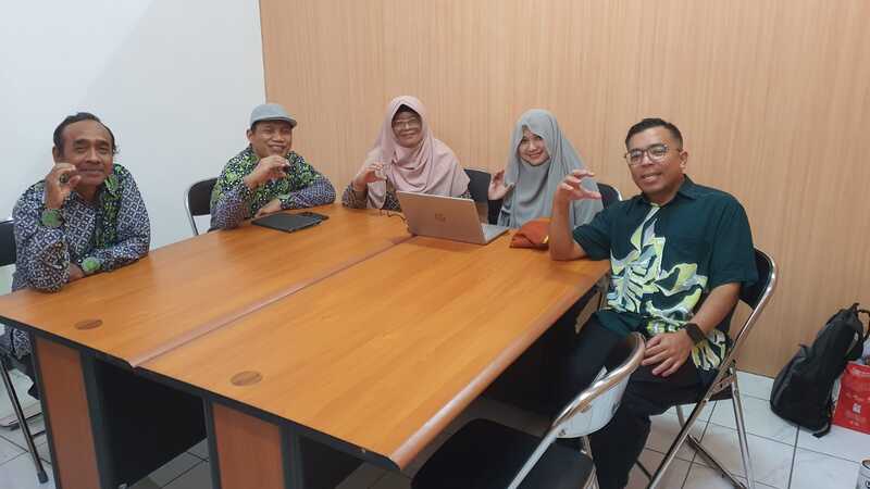 Kolaborasi Internasional, Profesor UTM Beri Supervisi Disertasi Mahasiswa Doktor FMIPA UM melalui Equity Program 1 FMIPA UM.