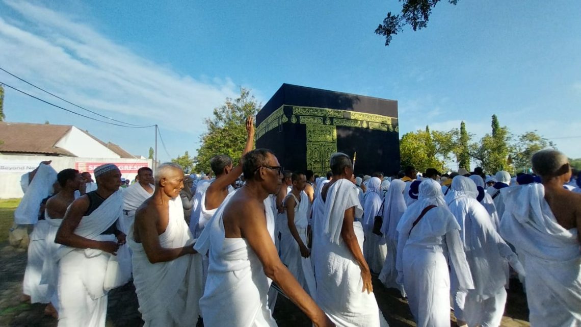 Calon jemaah Haji Tuban mengikuti serangkai