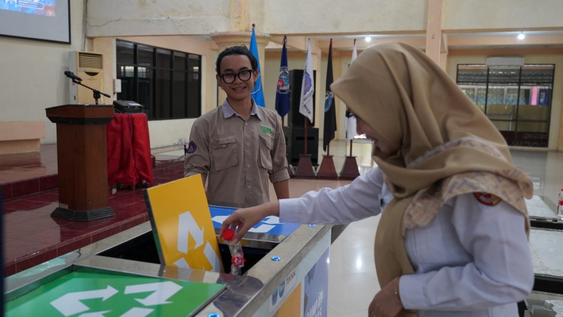 Era Baru Kelola Sampah: Smart Bin Polije Terhubung Langsung ke Ponsel 1 Polije