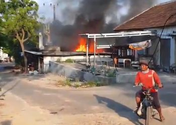 Kebakaran Toko di Tuban