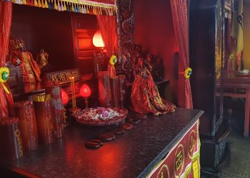 Patung Dewa Kwan Kong