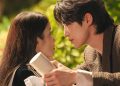 IU dan Byeon Woo Seok.