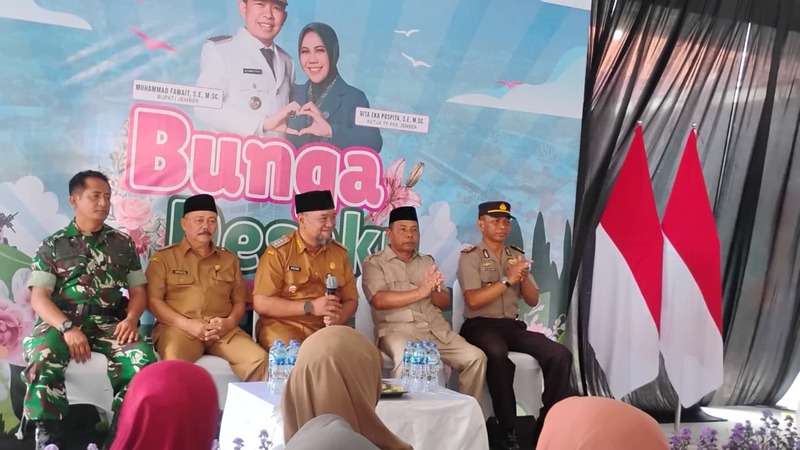 150 Anak Yatim Mumbulsari Terima Santunan lewat Bunga Desaku, Warga Jember Soroti Kinerja Bupati 1 Bunga Desaku.