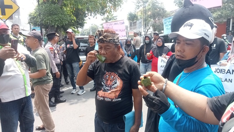 Seragam DPRD Jombang.