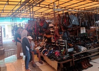 Pasar Loak Gembong.