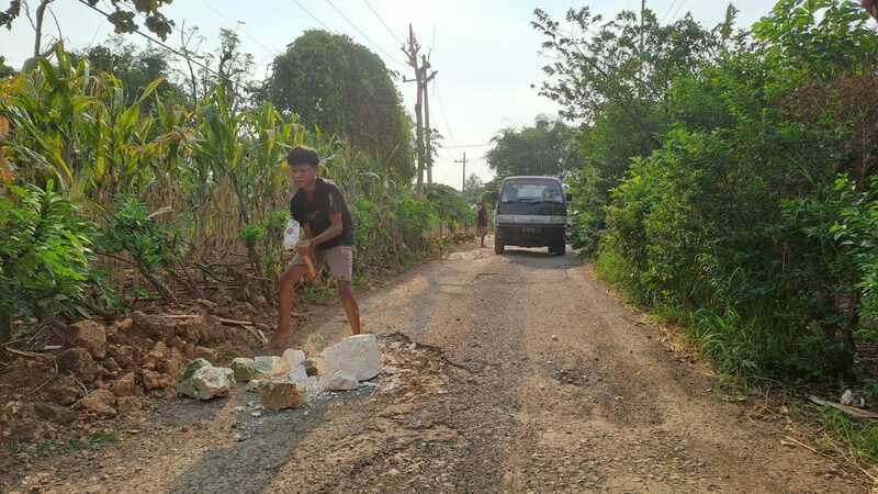 Jalan rusak Tuban.