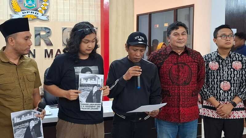 Keluarga Korban Tragedi Kanjuruhan Tolak Laga Arema vs Persebaya di Stadion Kanjuruhan, Ini Alasannya! 1 Keluarga korban Tragedi Kanjuruhan.