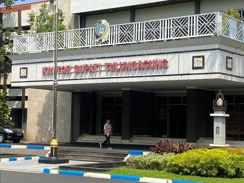 KPK Temukan Rp95 Juta, Hasil Geledah Kantor Pemkab Tulungagung dan Rumah Bupati di Surabaya 1 Tulungagung.