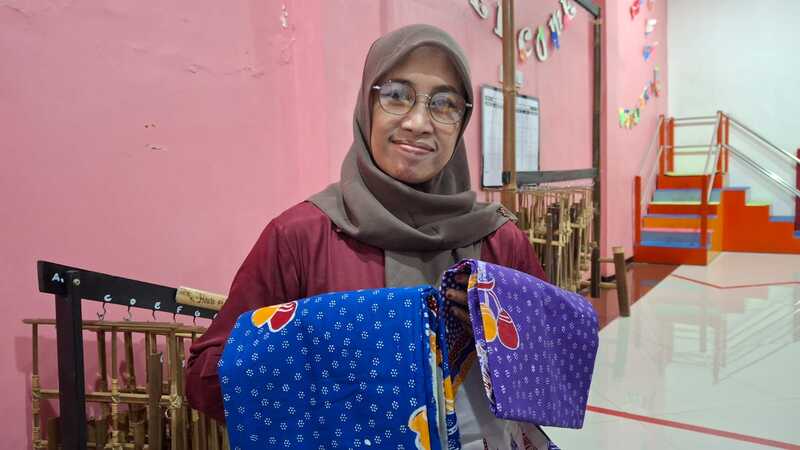 Rochmah Bachrudin, Pengusaha Batik Unik di Malang Sukses Dirikan "Bunga Production" hingga Berdayakan Warga Lokal 2 Bunga Production Malang.