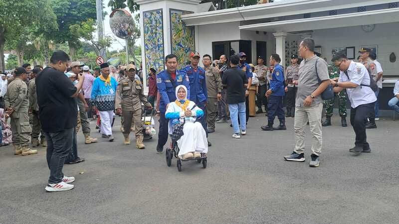 376 Jemaah Haji Tuban Kloter 26 Resmi Berangkat, Bupati Titip Doa untuk Daerah 1 Jemaah haji Tuban.