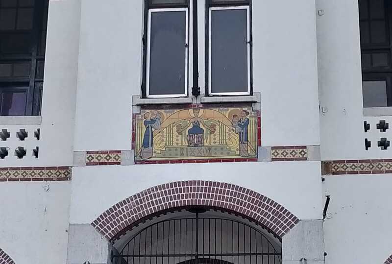 Wisata sejarah Gedung Singa Surabaya.