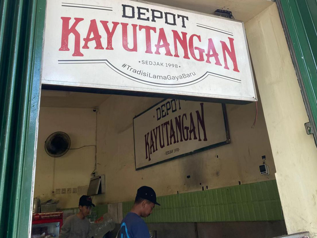 Depot Kayutangan Malang, Kuliner Legendaris Selalu Ramai Pengunjung. 1 Depot Kayutangan Malang