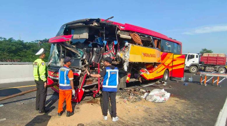 Identitas Belasan Korban Kecelakaan Bus Nusa Bali Tabrak Truk Pakan Ayam di Tol Gempol-Pasuruan 5 Bus Nusa Bali