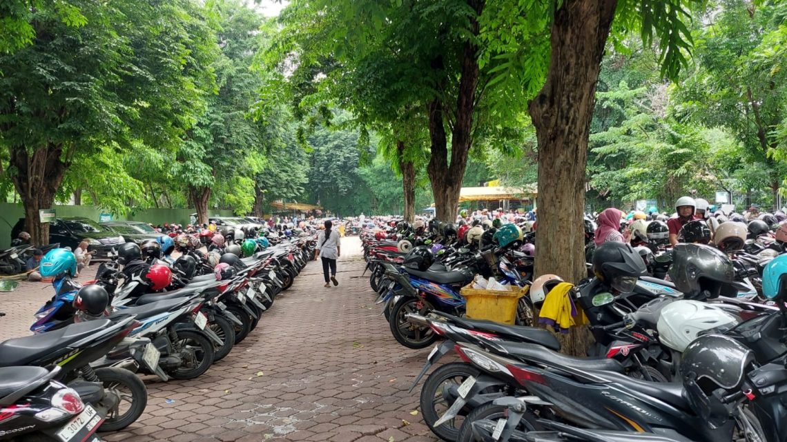 Pemkot Surabaya Perketat Parkir Digital, Jukir Wajib Gabung atau Izin Dibekukan! 1 Parkir Digital