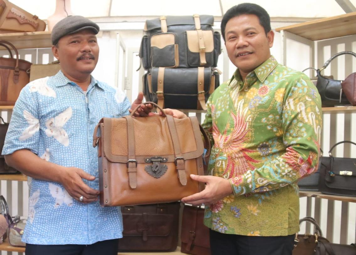 Subandi Dorong Kemudahan Perizinan UMKM dan Penguatan Pasar Lokal, Produk Kampung Topi Tembus ke Luar Daerah 2 Subandi