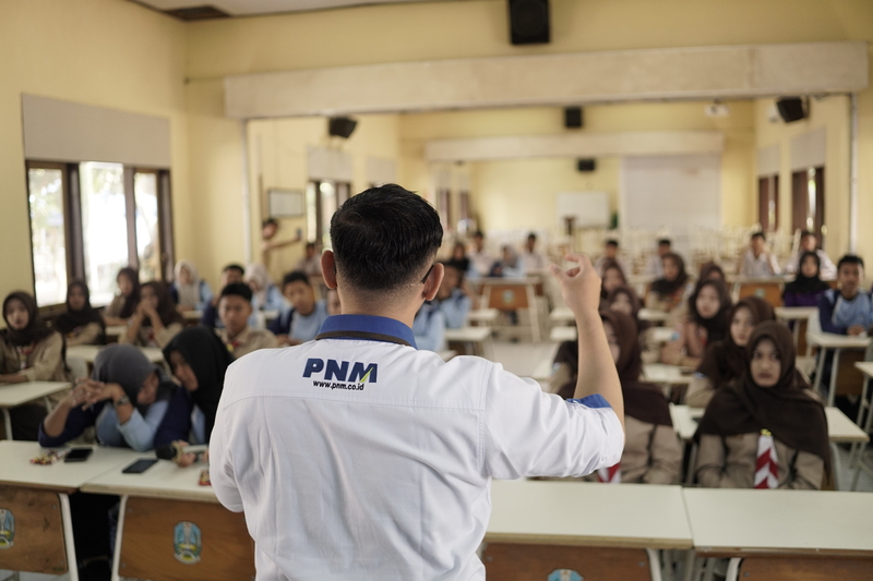 2.700 Siswa SMK Se-Indonesia Ikuti PNM Mengajar di HUT Ke-27, Belajar Jadi Entrepreneur di Era Digital 2 PNM Mengajar di Blitar.
