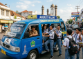 Angkot gratis.