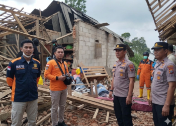 Sekeluarga Jadi Korban Dugaan Ledakan Petasan di Singosari Malang, 6 Luka-Luka dan 1 Rumah Rusak Parah 1 Ledakan petasan di Singosari.