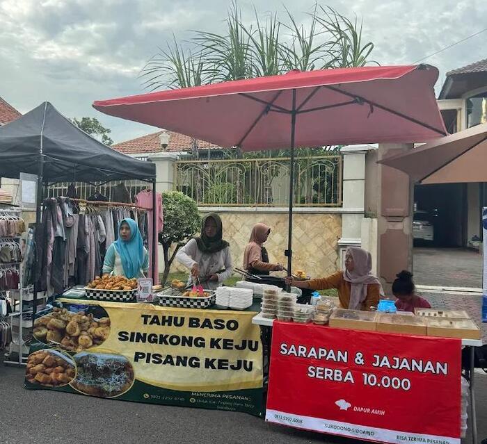 5 Lokasi Berburu Kuliner Kaki Lima di Surabaya: Paling Enak, Murah, dan Hits bareng Keluarga! 2 Tempat kuliner kaki lima di Surabaya.