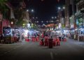 Kuliner kaki lima di Surabaya.