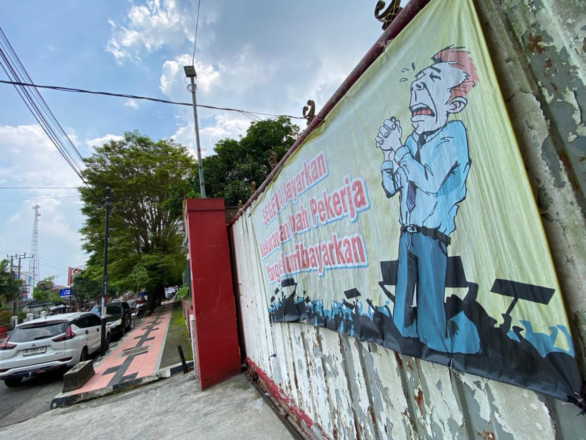 May Day di Blitar, Nasib 533 Eks Buruh Pabrik Rokok "Gantung" Tagih Pesangon 1 Buruh pabrik rokok