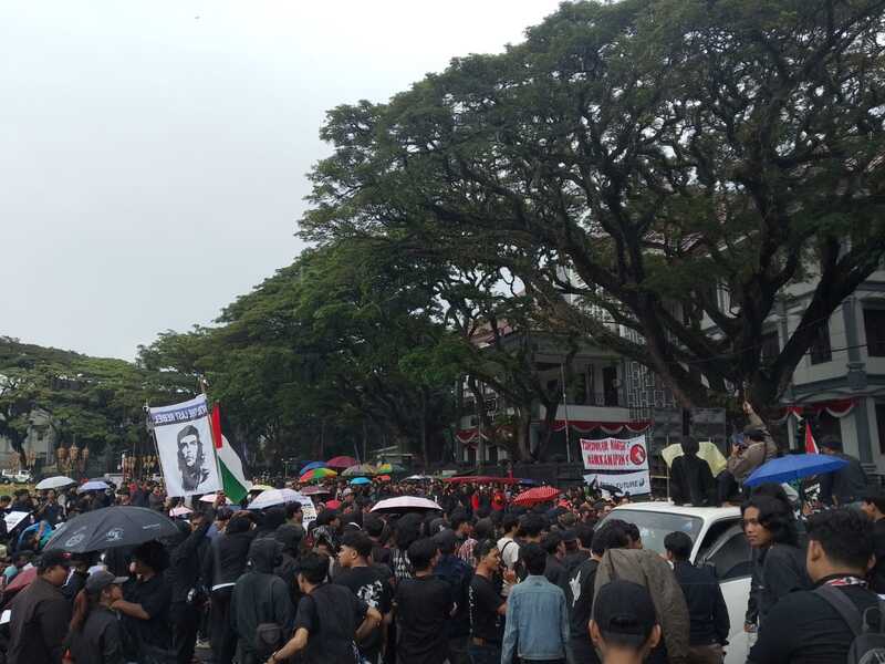 Peringatan May Day 2026, Ratusan Mahasiswa dan Buruh di Malang Tuntut Cabut UU Cipta Kerja 2 Demo buruh di Malang.