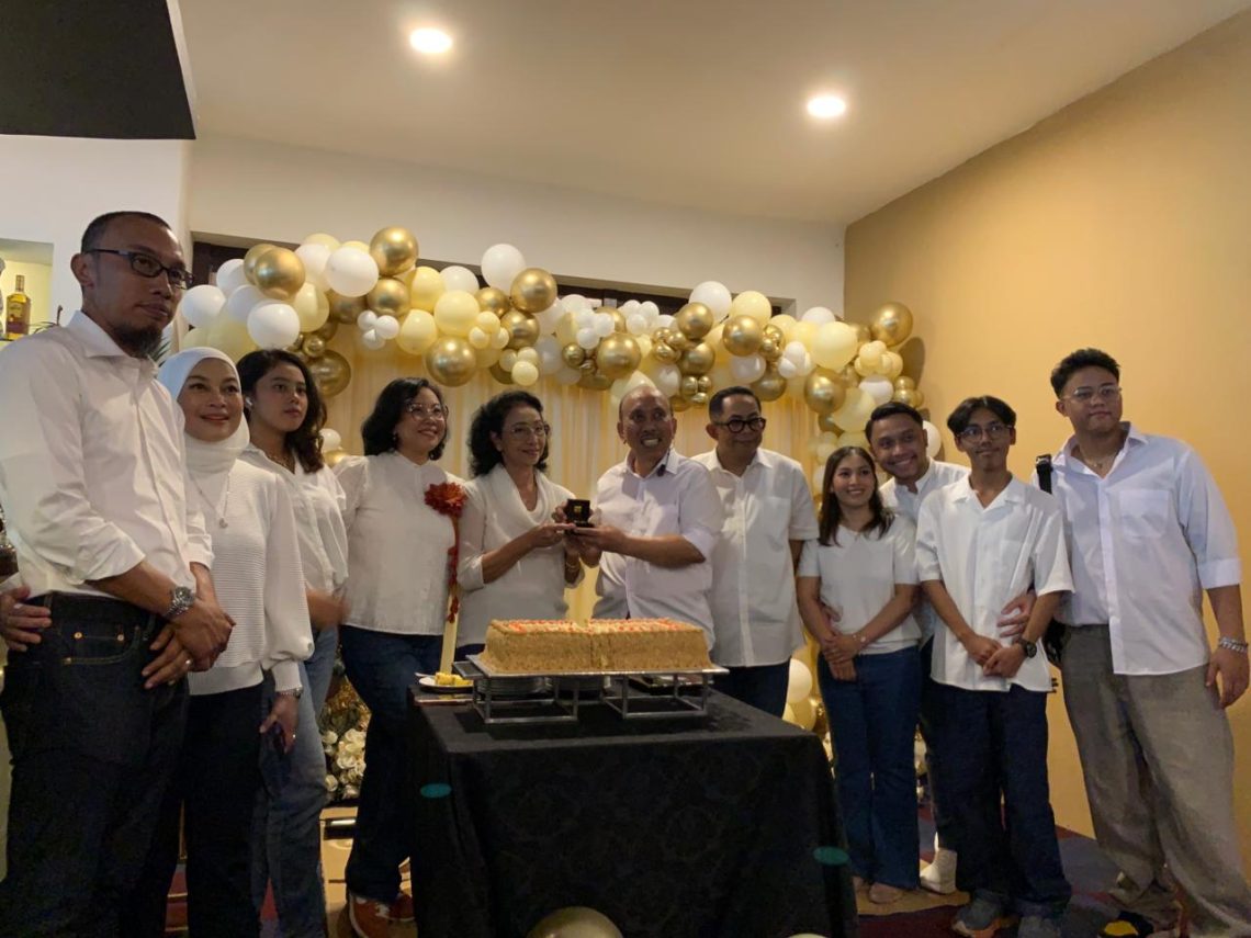 Tasyakuran 50 Tahun Pernikahan Surya Burhanuddin dan Sjenny Jamain, Penuh Kesan dan Menginspirasi 1 Tasyakuran 50 tahun pernikahan