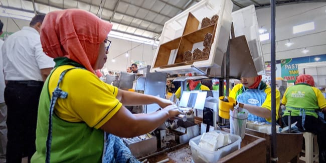 Perusahaan Swasta di Bojonegoro Belum Terapkan WFH, 6.500 Buruh Sulit Kerja dari Rumah 1 Perusahaan swasta di Bojonegoro.