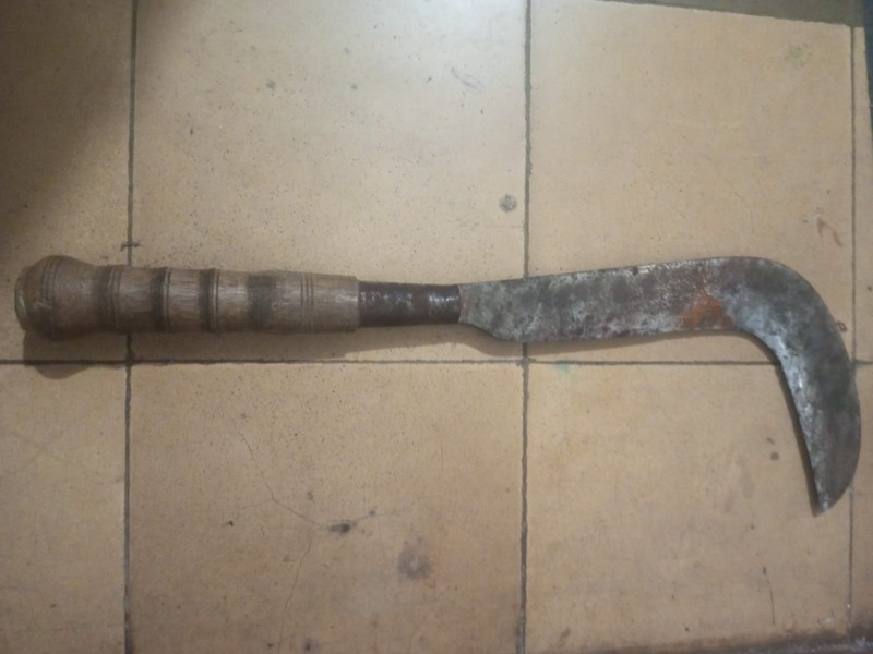 Pria di Lawang Malang Bacok Tetangga Terprovokasi Kabar Hoaks, Pelaku Terancam 5 Tahun Penjara 1 Pria di Lawang.