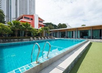 Rekomendasi kolam renang di Surabaya
