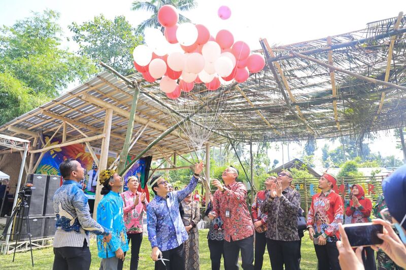 Festival Egrang Tanoker Jember Kembali Digelar, Permainan Tradisional Jadi Media Pendidikan Karakter 1 Festival Egrang Tanoker