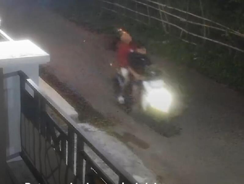 Lagi! Teror Ledakan Petasan Probolinggo Bikin Rumah dan Mobil Warga Rusak Parah 1 Teror ledakan petasan Probolinggo.